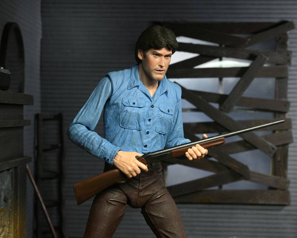 ASH – EVIL DEAD ULTIMATE FIGURA 18 CM (NECA – POSESIÓN INFERNAL)