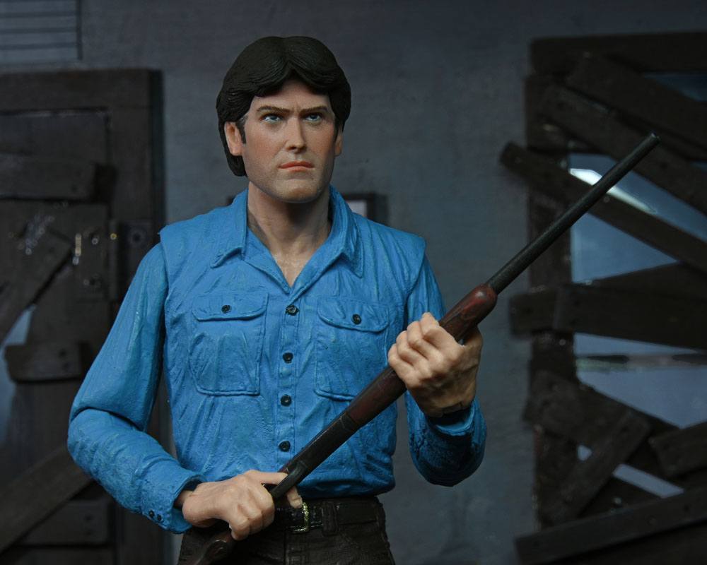ASH – EVIL DEAD ULTIMATE FIGURA 18 CM (NECA – POSESIÓN INFERNAL)