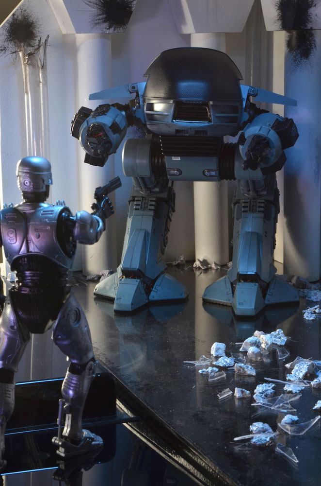 ED-209 – FIGURA CON SONIDO 25 CM (NECA – ROBOCOP)