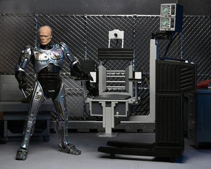 ROBOCOP ULTIMATE BATTLE DAMAGED WITH CHAIR – FIGURA 18 CM (NECA – ROBOCOP)