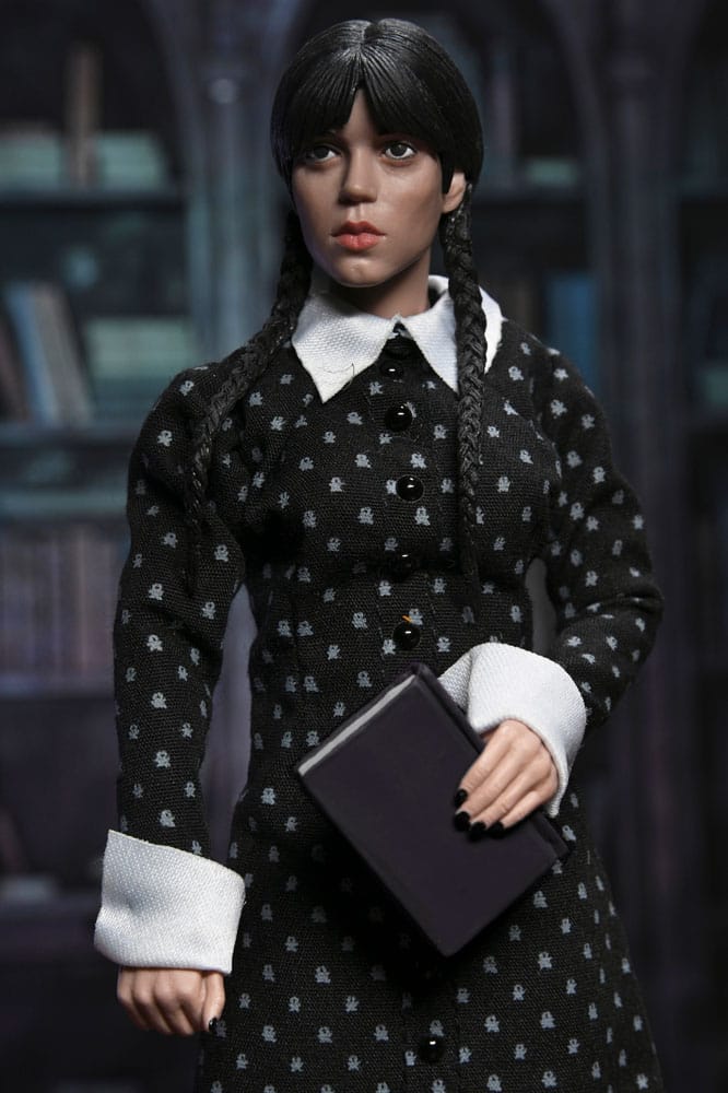 WEDNESDAY – FIGURA WEDNESDAY (CLASSIC DRESS) 20 CM