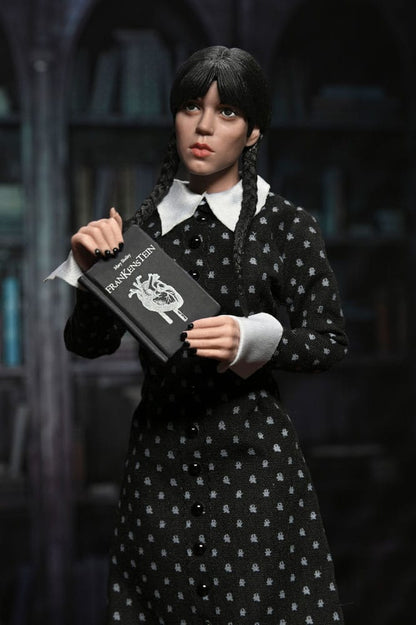WEDNESDAY – FIGURA WEDNESDAY (CLASSIC DRESS) 20 CM