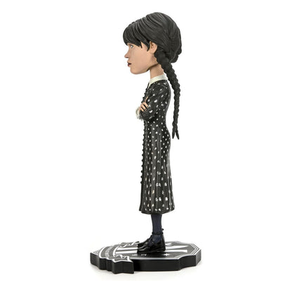 WEDNESDAY ADDAMS – FIGURA HEAD KNOCKER 21 CM (NECA – WEDNESDAY)