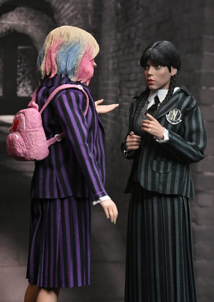 WEDNESDAY – PACK 2 FIGURAS: WEDNESDAY ADDAMS & ENID SINCLAIR (NEVERMORE UNIFORM) 20 CM