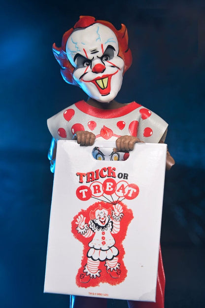 IT BEN COOPER – FIGURA PENNYWISE COSTUME SERIES 9 15 CM (NECA)