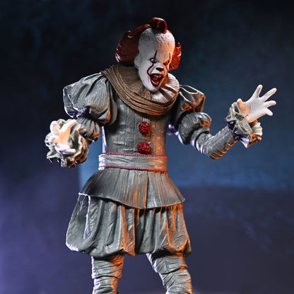 PENNYWISE – FIGURA ULTIMATE 18 CM (NECA – IT: WELCOME TO DERRY)
