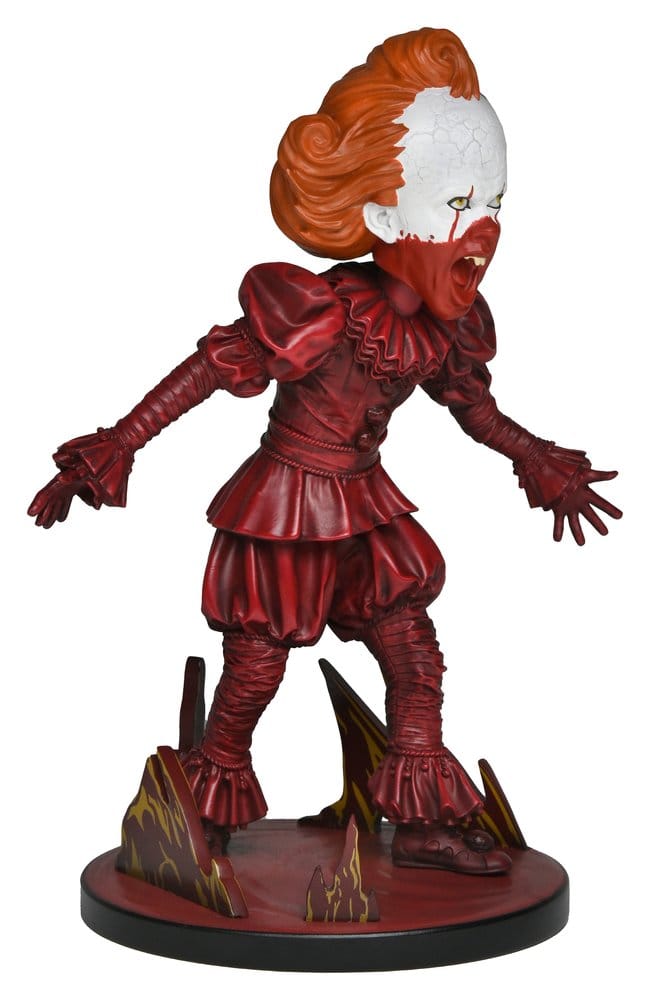 IT: WELCOME TO DERRY – HEAD KNOCKER BLOOD PENNYWISE 19 CM (NECA)