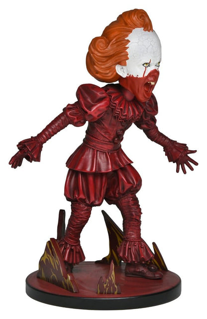 IT: WELCOME TO DERRY – HEAD KNOCKER BLOOD PENNYWISE 19 CM (NECA)