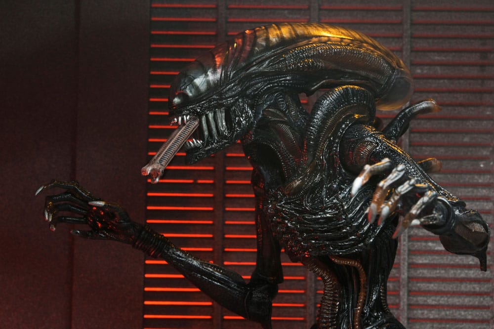 ULTIMATE SCORCHED XENOMORPH – FIGURA NECA 18 CM – ALIEN ROMULUS