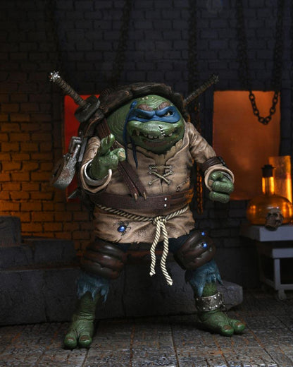 LEONARDO AS THE HUNCHBACK – UNIVERSAL MONSTERS x TEENAGE MUTANT NINJA TURTLES ULTIMATE FIGURA 18 CM (NECA – TMNT)