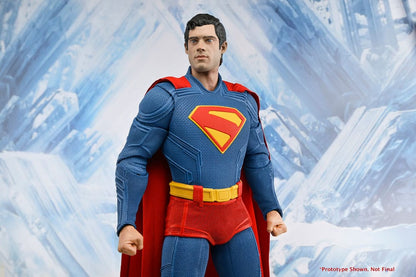 SUPERMAN (2025) – FIGURA 1/4 SUPERMAN 45 CM (NECA – DC COMICS)