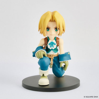Estatua Yitán Tribal Final Fantasy IX Adorable Arts 10 cm – Detalle con dagas y pose arrodillada.