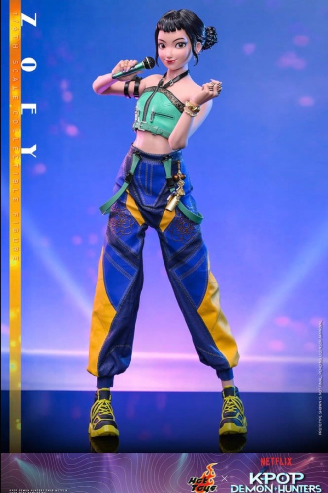 Figura Zoey KPop Demon Hunters Hot Toys escala 1/6 con vestuario detallado.